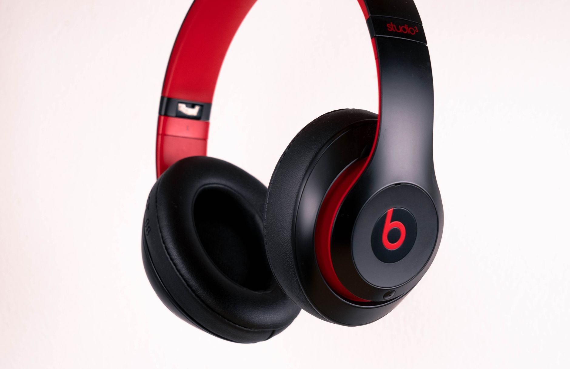 Beats 360 headphones: The Best Customizable Audio Experience