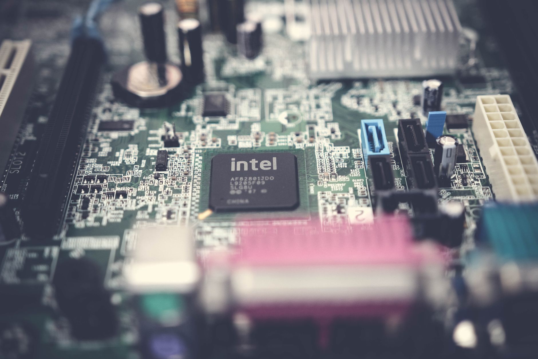 Intel stock surge: What’s the Real Reason Behind It?